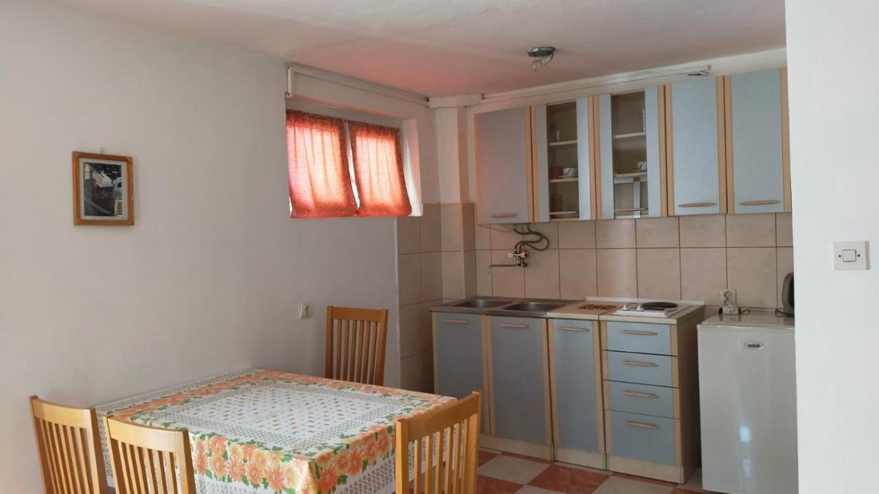 Guesthouse Tri Palme Bečići Exterior foto