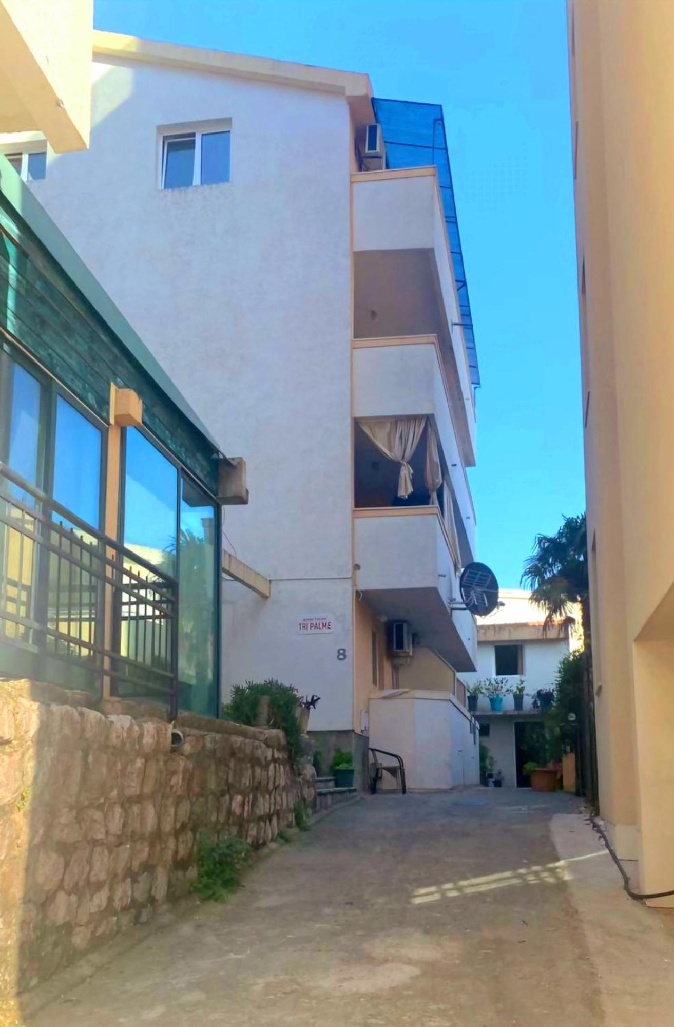 Guesthouse Tri Palme Bečići Exterior foto